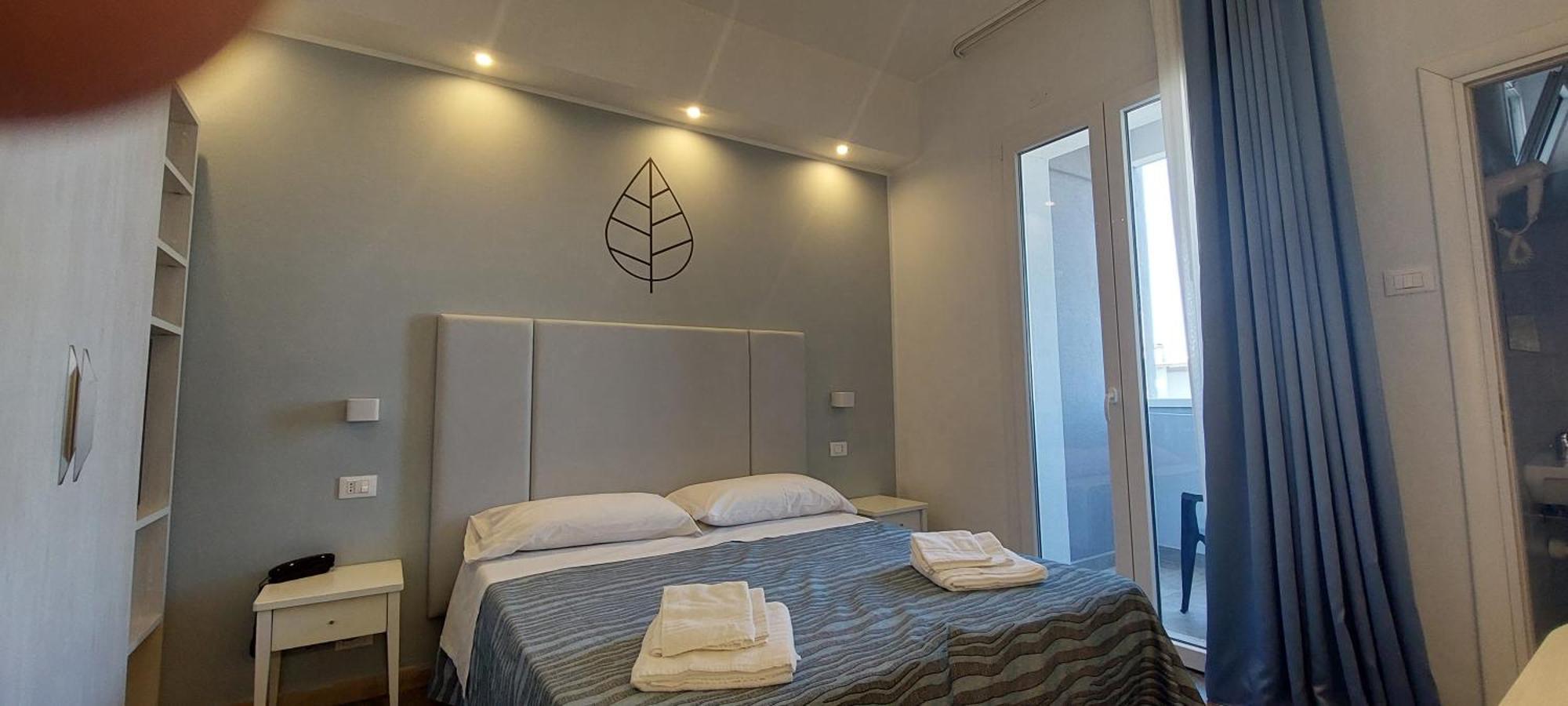 Hotel Caravel Park Римини Экстерьер фото