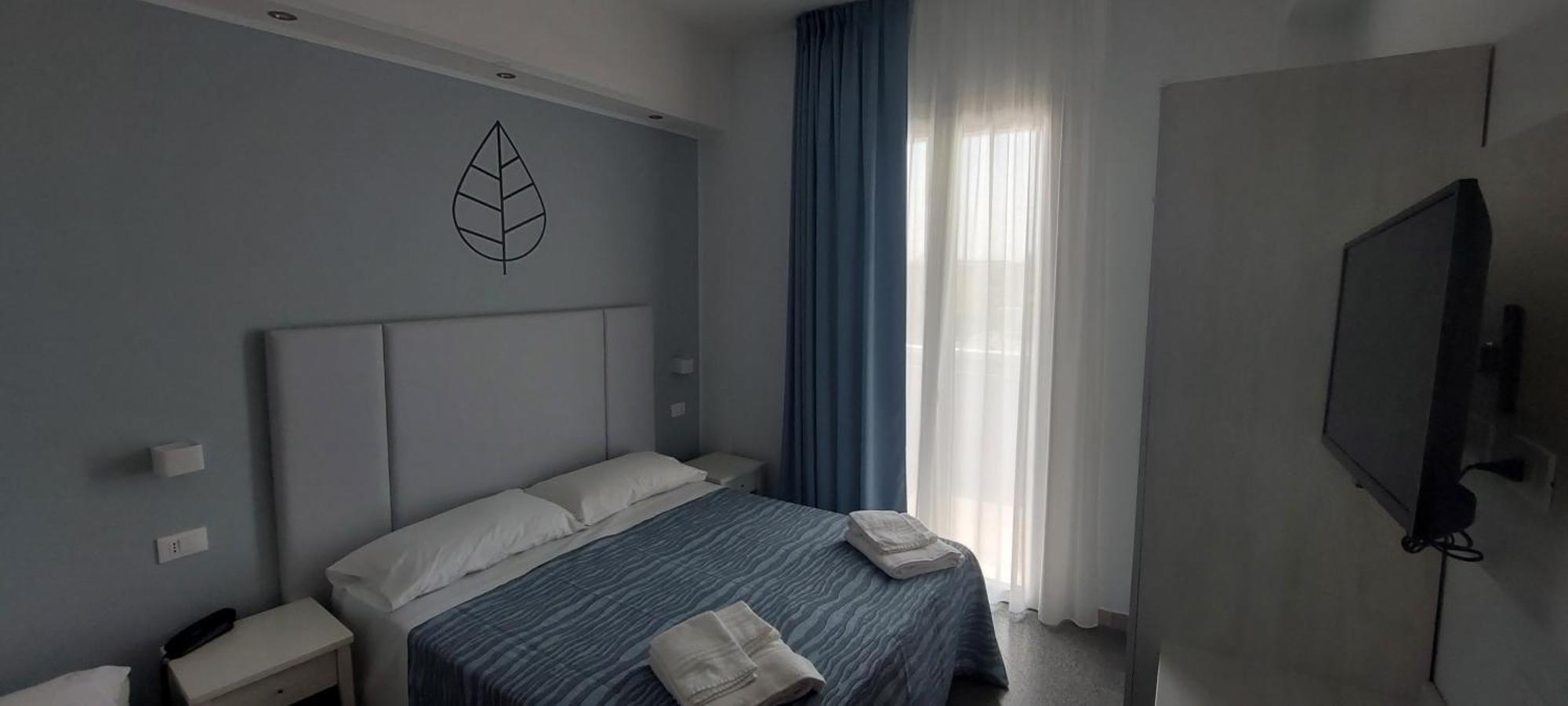 Hotel Caravel Park Римини Экстерьер фото