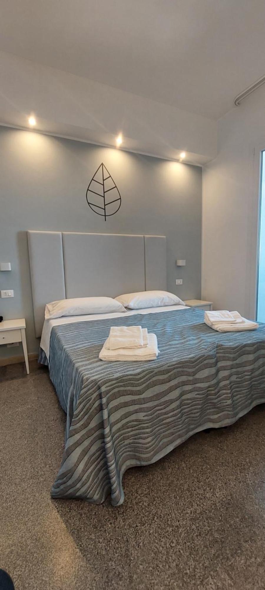 Hotel Caravel Park Римини Экстерьер фото