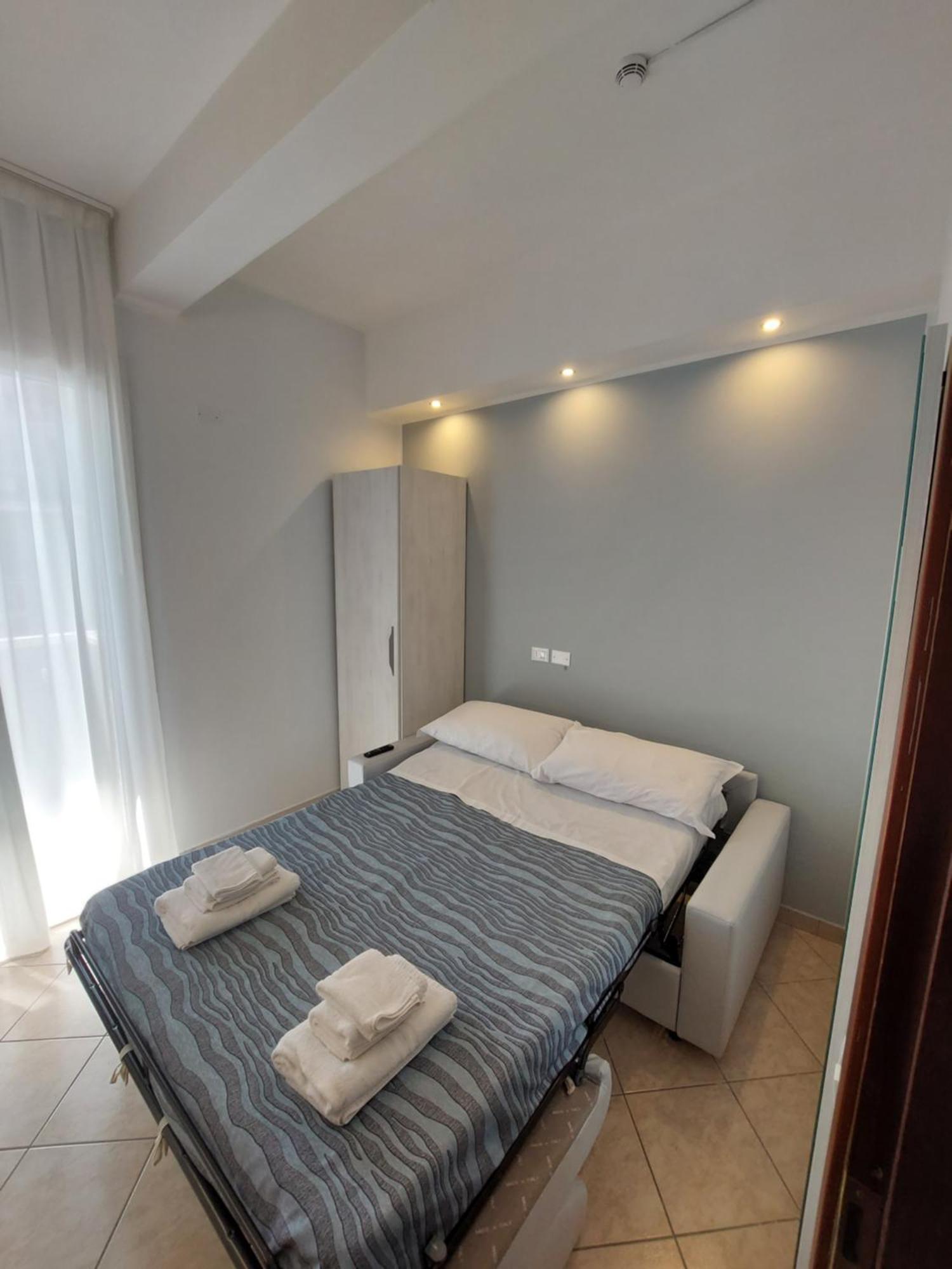 Hotel Caravel Park Римини Экстерьер фото